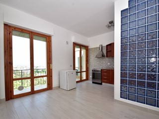 Bilocale in Vendita a Albenga, zona Villaggio Iris, 135'000€, 50 m²