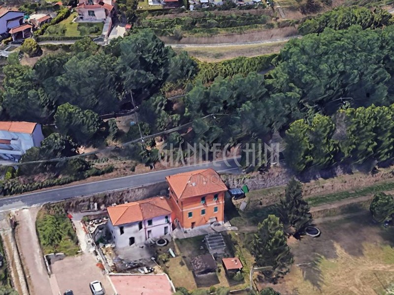 Casa Semi Indipendente in Vendita a Follo, zona Pian di Follo, 190'000€, 100 m²