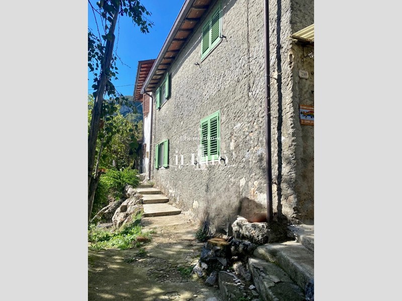 Casa Indipendente in Vendita a Camaiore, 165'000&euro;, 70 m², arredato