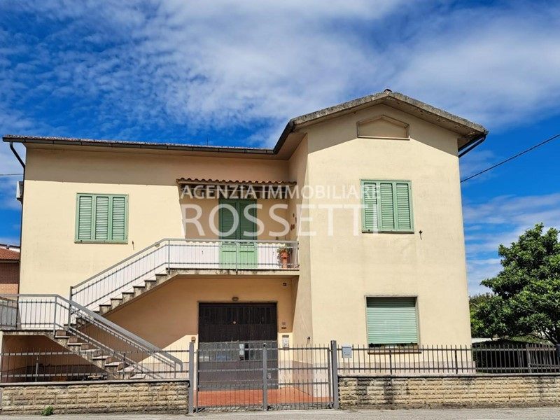 Casa Indipendente in Vendita a Lamporecchio, 299'000€, 500 m², con Box