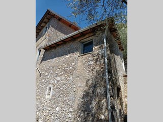 Casa Semi Indipendente in Vendita a Camaiore, zona Casoli, 120'000&euro;, 127 m²