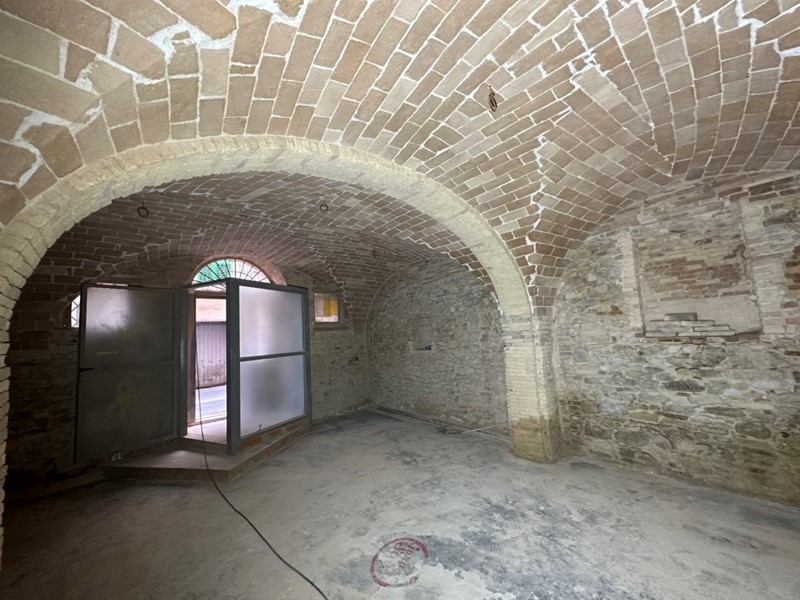 Immobile commerciale in Affitto a Ortona, 500€, 60 m²