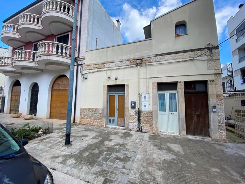 Casa Indipendente in Vendita a Casamassima, 129'000€, 155 m²