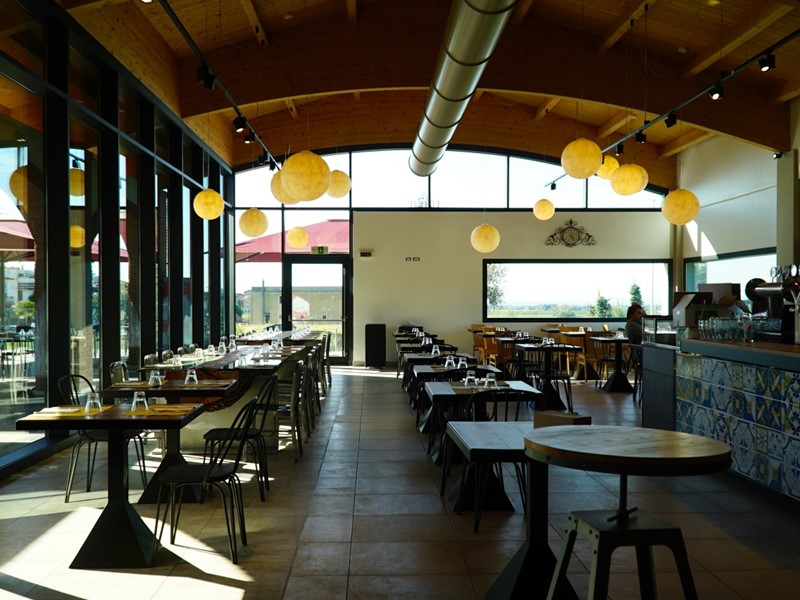 Capannone in Vendita a Viareggio, 250'000€, 95 m²