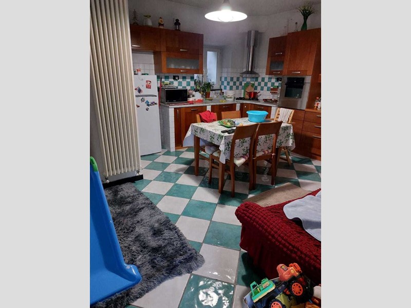 Appartamento in Vendita a Castiglione Chiavarese, 110'000€, 90 m²