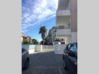 Quadrilocale in Vendita a San Benedetto del Tronto, zona Conad, 430'000€, 187 m², con Box