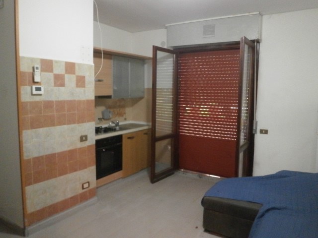 Appartamento in Vendita a Montecatini Terme, zona sud, 50'000€, arredato