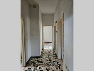 Trilocale in Vendita a Prato, zona Nord, 115'000€, 70 m²