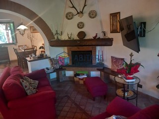 Casa Indipendente in Vendita a Rosignano Marittimo, zona Gabbro, 290'000€, 110 m²