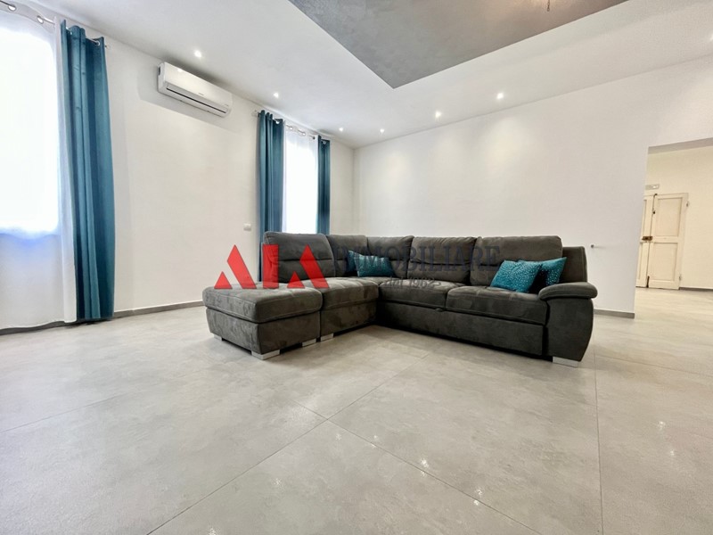 Appartamento in Vendita a Pontedera, zona Centro, 270'000€, 185 m²