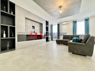 Appartamento in Vendita a Pontedera, zona Centro, 270'000€, 185 m²