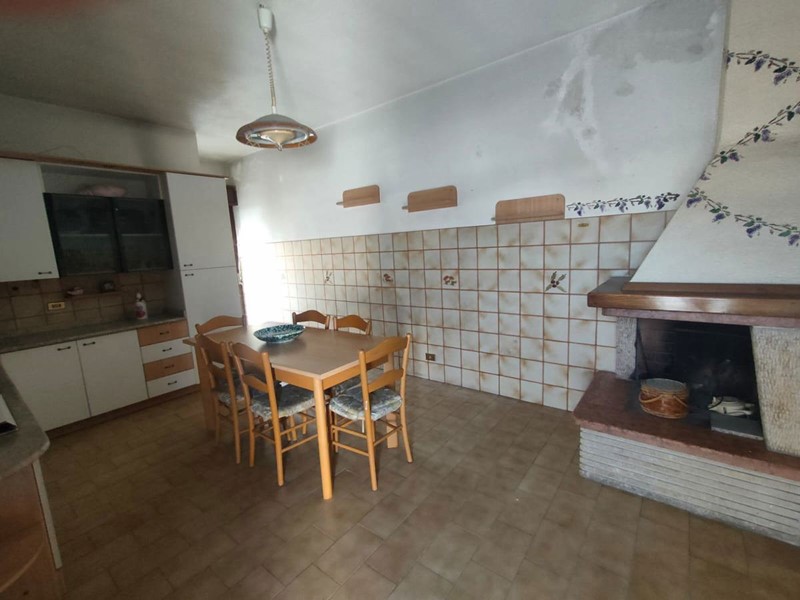 Appartamento in Vendita a Barcellona Pozzo di Gotto, 65'000€, 115 m²