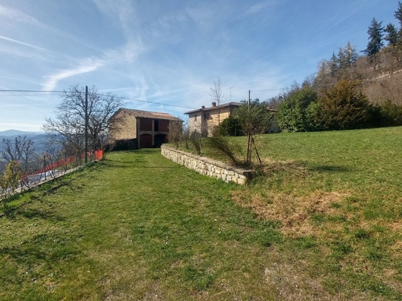 Casa Indipendente in Vendita a Zocca, 270'000€, 520 m², con Box
