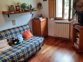 Trilocale in Vendita a Colle di Val D'Elsa, 80'000&euro;, 65 m², con Box