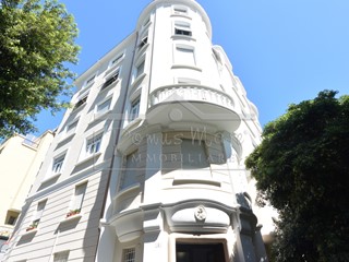 Appartamento in Vendita a Savona, 410'000€, 170 m²