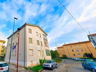 Trilocale in Vendita a Ortona, 80'000€, 110 m²