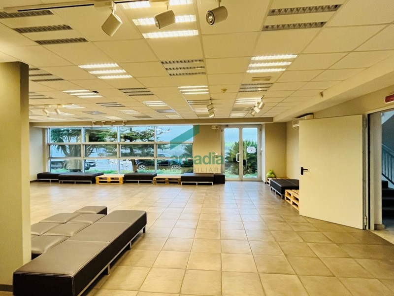 Capannone in Vendita a Bitritto, zona Bitritto, 2'000'000€, 5600 m²