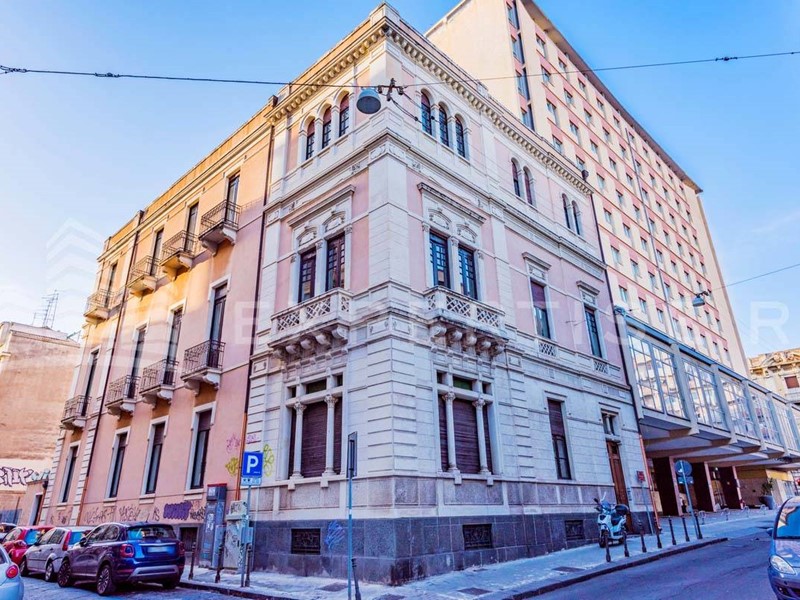 Ufficio in Vendita a Catania, zona Zona centro, 500'000€, 430 m²