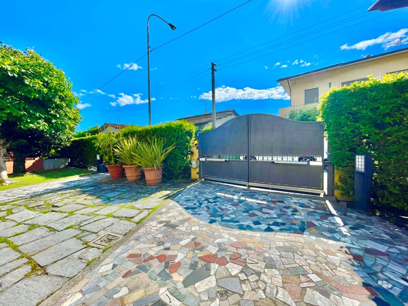 Quadrilocale in Affitto a Pietrasanta, zona pietrasanta, 2'800€, 80 m², arredato