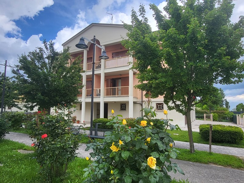 Trilocale in Vendita a San Giovanni in Persiceto, zona Via Maltoni, 3, 219'000€, 84 m²