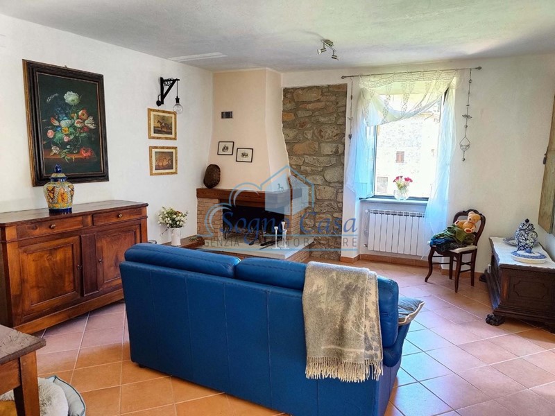 Casa Semi Indipendente in Vendita a Licciana Nardi, zona Tavernelle, 169'000€, 180 m²
