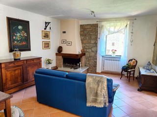 Casa Semi Indipendente in Vendita a Licciana Nardi, zona Tavernelle, 169'000€, 180 m²