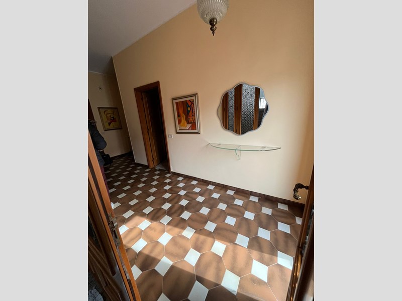 Appartamento in Vendita a Taurianova, zona via tommaso campanella , 180'000€, 200 m², con Box