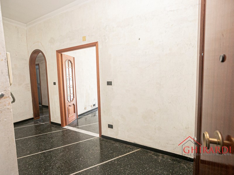 Appartamento in Vendita a Genova, zona Borgoratti, 118'000€, 75 m²