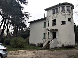 Villa in Vendita a Magione, 195'000€, 360 m²