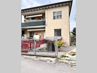 Appartamento in Vendita a Riccione, zona aquafan, 260'000€, 140 m², con Box