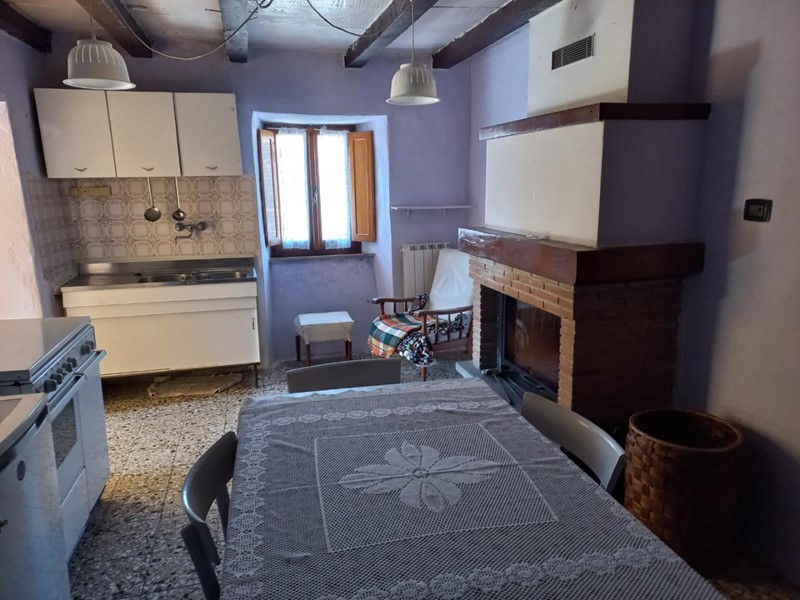 Casa Indipendente in Vendita a Careggine, 49'000€, 120 m², con Box