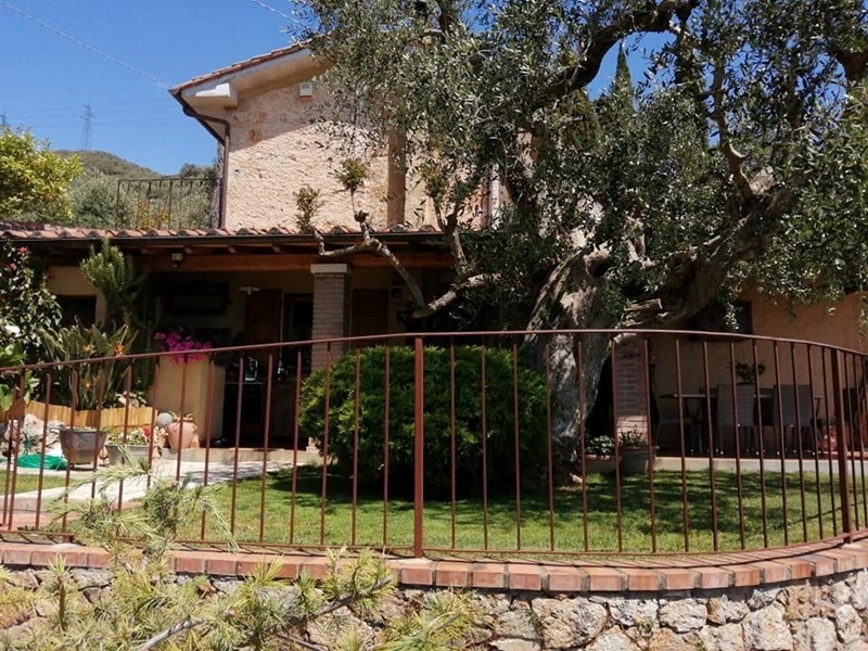 Casa Indipendente in Affitto a Pietrasanta, zona Capezzano Monte, 2'000€, 85 m²