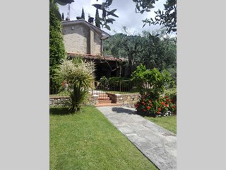 Casa Indipendente in Affitto a Pietrasanta, zona Capezzano Monte, 2'000€, 85 m²