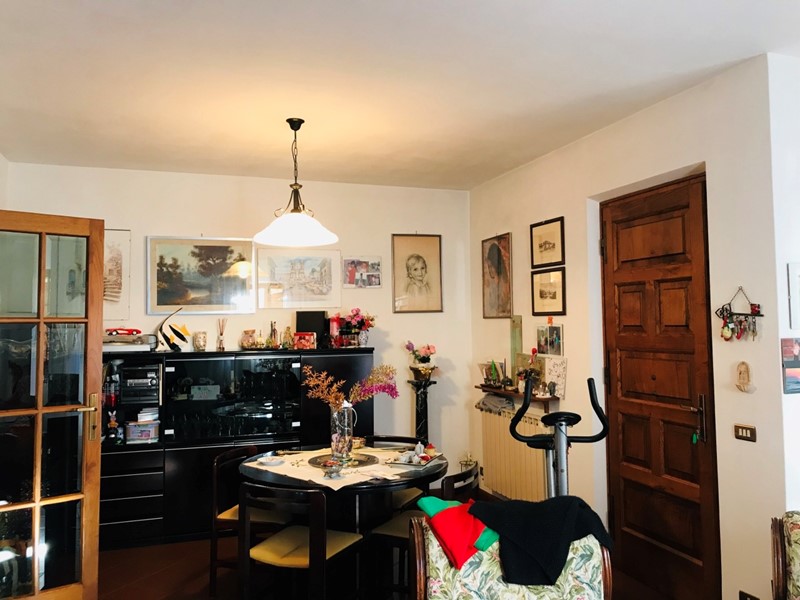 Casa Indipendente in Vendita a Pietrasanta, zona Valdicastello Carducci, 700'000€, 