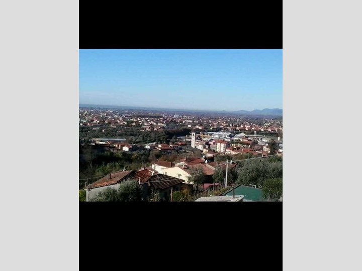 Casa Semi Indipendente in Affitto a Pietrasanta, zona Vallecchia, 1'000€, 