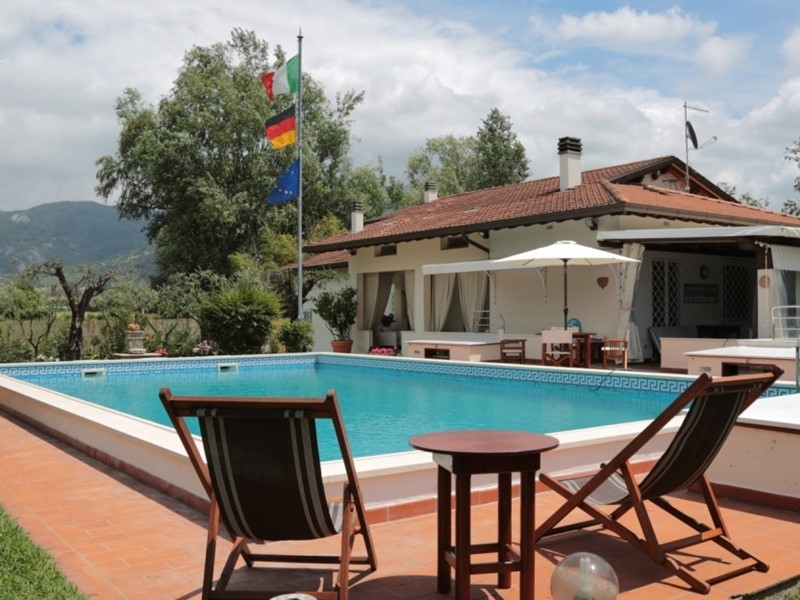Casa Indipendente in Affitto a Forte dei Marmi, 35'000€, 350 m², arredato