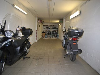 Magazzino in Affitto a Livorno, zona Centro, 30 m², con Box