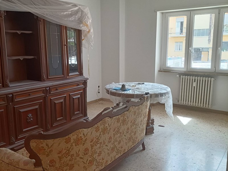 Appartamento in Vendita a Ascoli Piceno, zona Campo Parignano, 130'000€, 102 m²