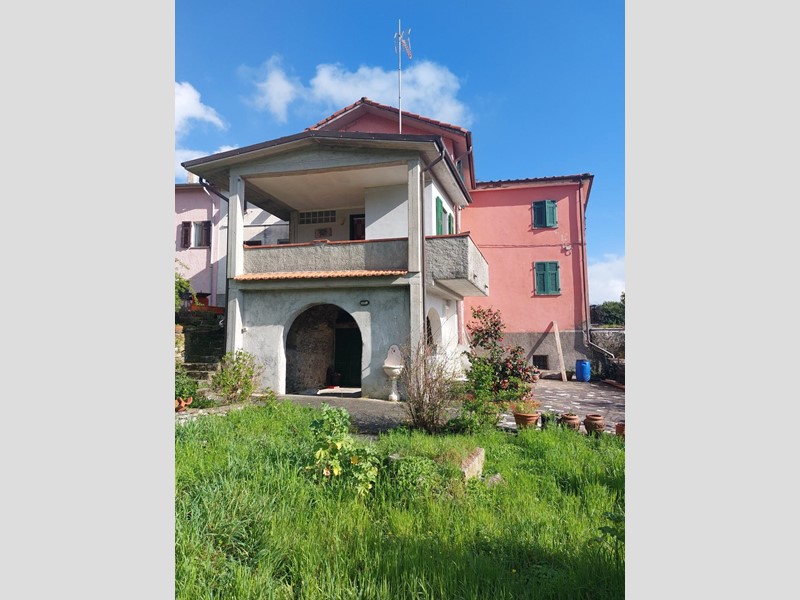 Villetta a schiera in Vendita a Calice al Cornoviglio, zona Valdonica, 85'000€, 74 m², arredato