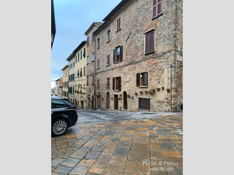 Appartamento in Vendita a Volterra, 230'000€, 88 m², arredato