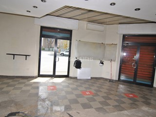 Capannone in Affitto a Livorno, zona Ospedale, 1'500€, 100 m²