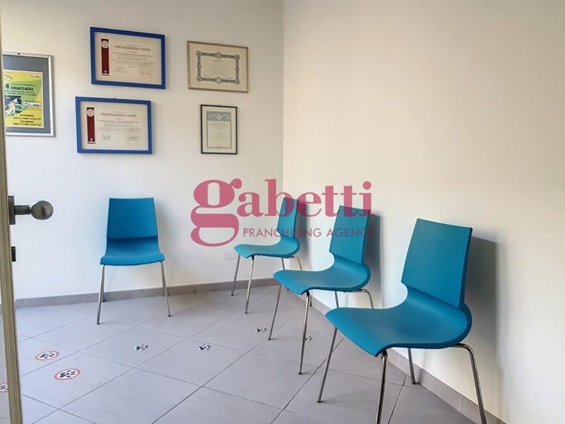 Ufficio in Affitto a Pisa, 500€, 65 m²