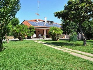Villa in Vendita a Carrara, zona Marina di Carrara, 900'000€, 200 m², arredato
