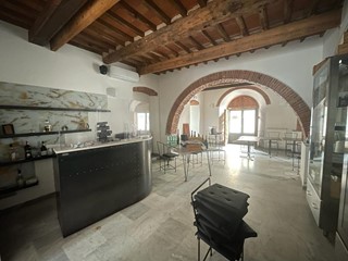 Immobile commerciale in Vendita a Carrara, 168'000€, 120 m²