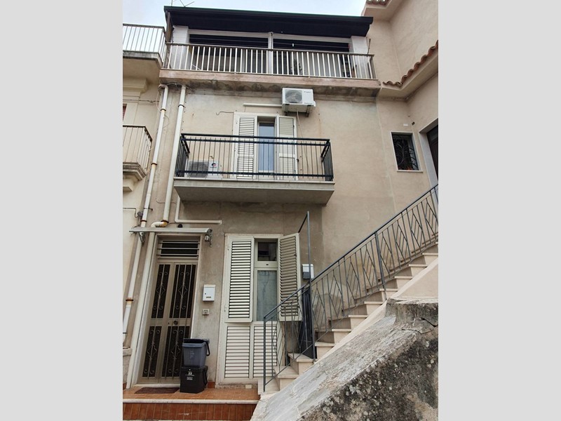Villa in Vendita a Modica, zona MODICA ALTA, 40'000€, 90 m²