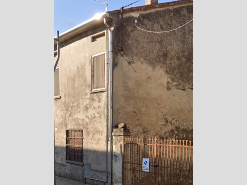 Rustico in Vendita a Erbè, zona Paese centro , 145'000€, 350 m²