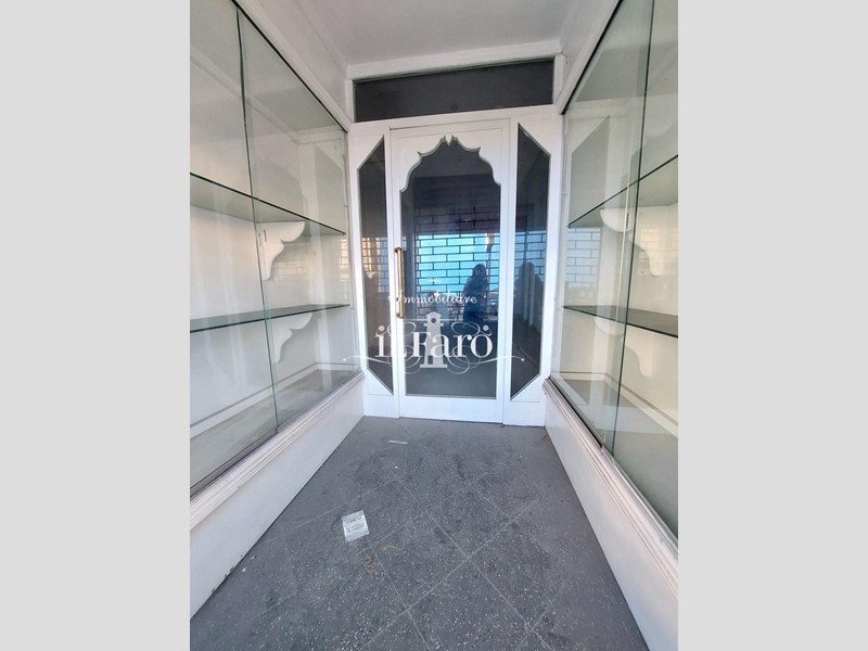 Negozio in Vendita a Camaiore, 160'000€, 40 m²