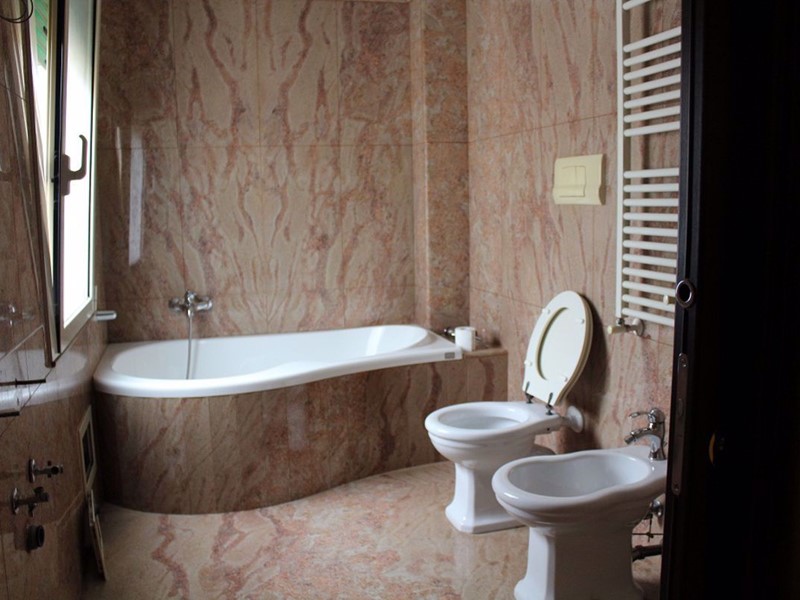 Quadrilocale in Vendita a Canosa di Puglia, 119'000€, 120 m²