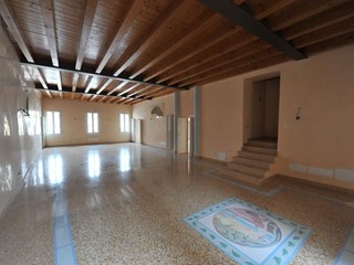 Ufficio in Affitto a Marostica, 2'000€, 125 m²