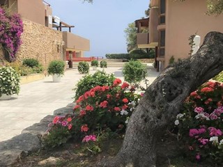 Bilocale in Vendita a Olbia, zona Loc. Cugnana, 100'000€, 49 m², arredato